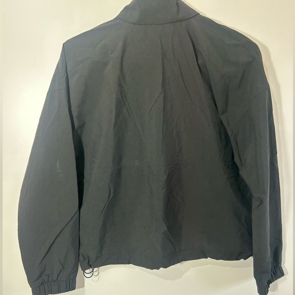 NWT GAP WIND BREAKER TOP HALF ZIPPER FRONT POCKETS ELASTIC WAIST LINE SIZE SMALL - Picture 9 of 9
